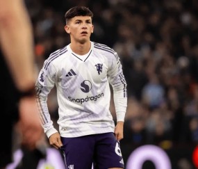 记者：莱西今早再次与曼联一线队训练，卡里克有意提拔他